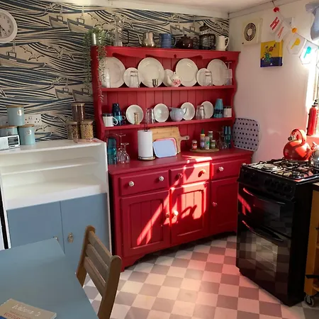 Tregantle Farm Eco Glampsite * Torpoint